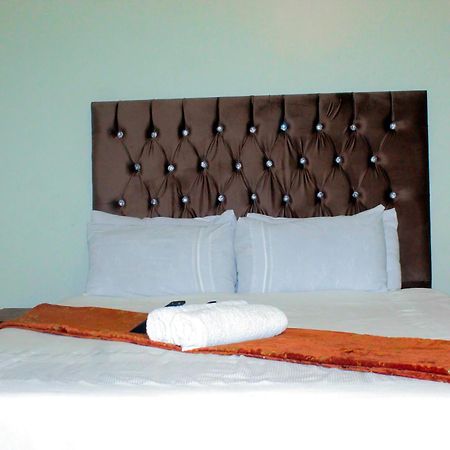 The Rest Camp Lodge And B&B Manzini Esterno foto