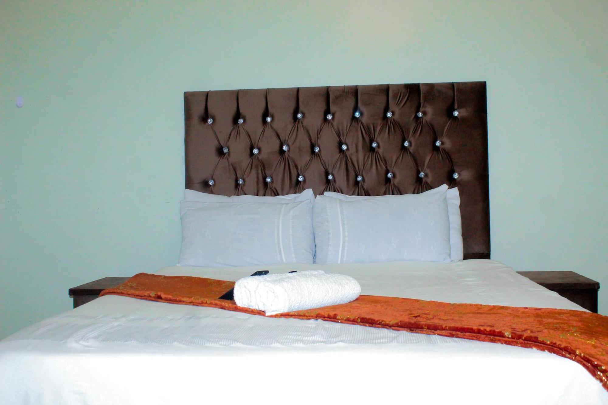 The Rest Camp Lodge And B&B Manzini Esterno foto